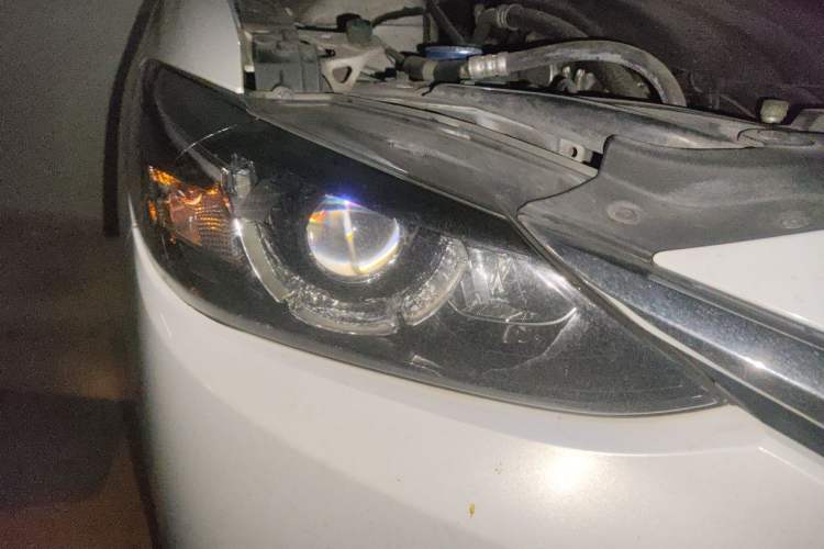 Used Mazda Atenza 2017 2.0L Blue Sky Luxury Edition Right Front Headlight