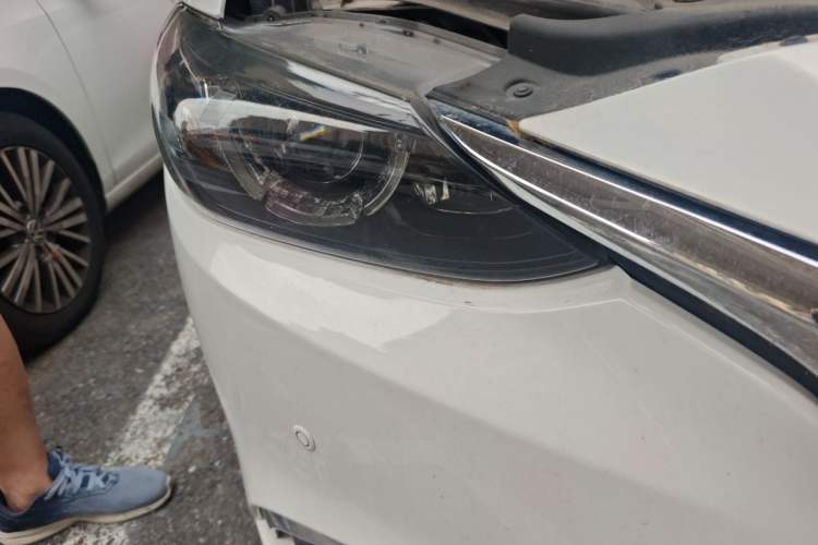 Used Mazda Atenza 2017 2.0L Blue Sky Luxury Edition Right Front Headlight