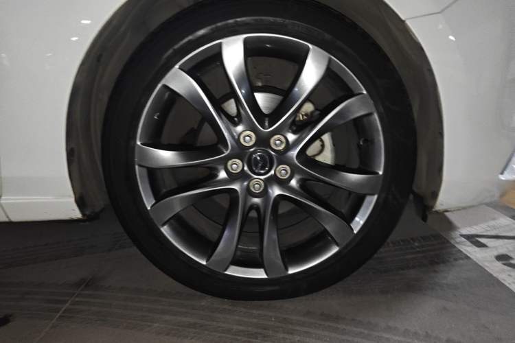 Used Mazda Atenza 2017 2.5L Blue Sky Prestige Edition Right Front Wheel Hub