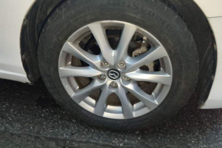 Used Mazda Atenza 2017 2.0L Blue Sky Luxury Edition Right Front Wheel Hub