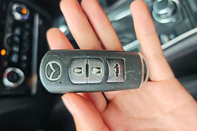Used Mazda Atenza 2017 2.0L Blue Sky Luxury Edition Vehicle Key