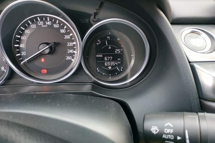 Used Mazda Atenza 2018 2.0L Blue Sky Luxury Edition China V Standard Odometer Close Up