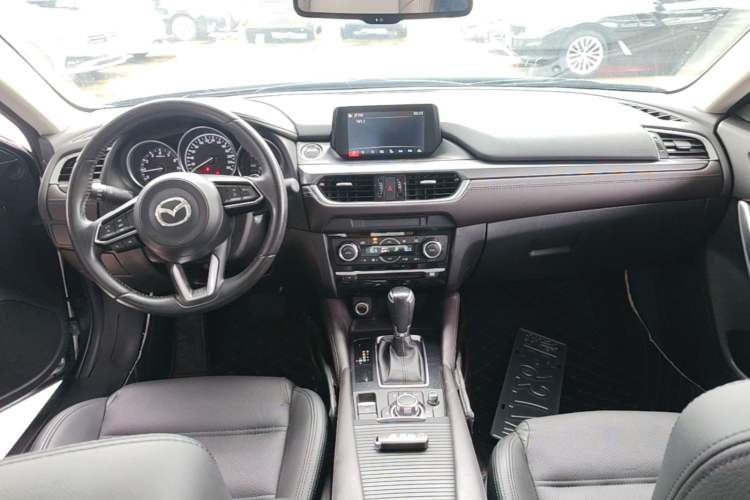 Used Mazda Atenza 2018 2.5L Blue Sky Sport Edition China VI compliant Center Console