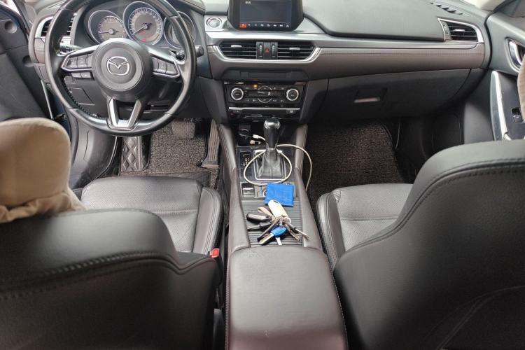 Used Mazda Atenza 2018 2.0L Blue Sky Luxury Edition China VI Standard Center Console