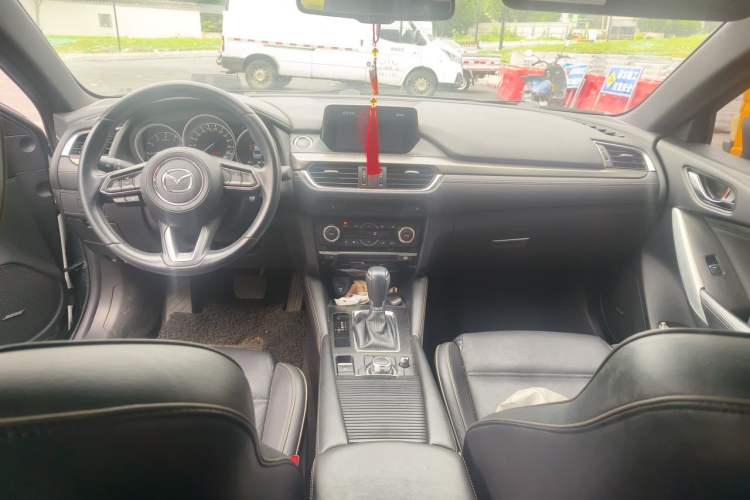 Used Mazda Atenza 2018 2.5L Blue Sky Prestige Edition China VI compliant Center Console
