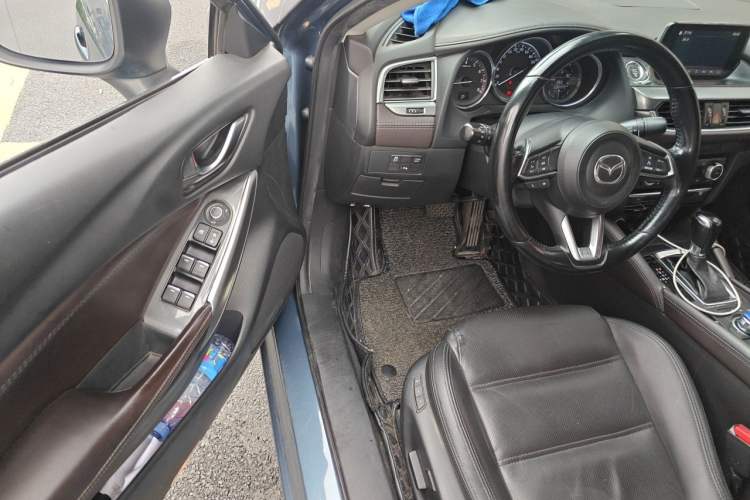Used Mazda Atenza 2018 2.0L Blue Sky Luxury Edition China VI Standard Driver Seat