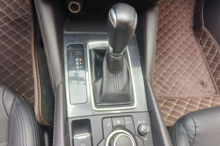 Used Mazda Atenza 2018 2.0L Blue Sky Luxury Edition China V Standard Gear Lever