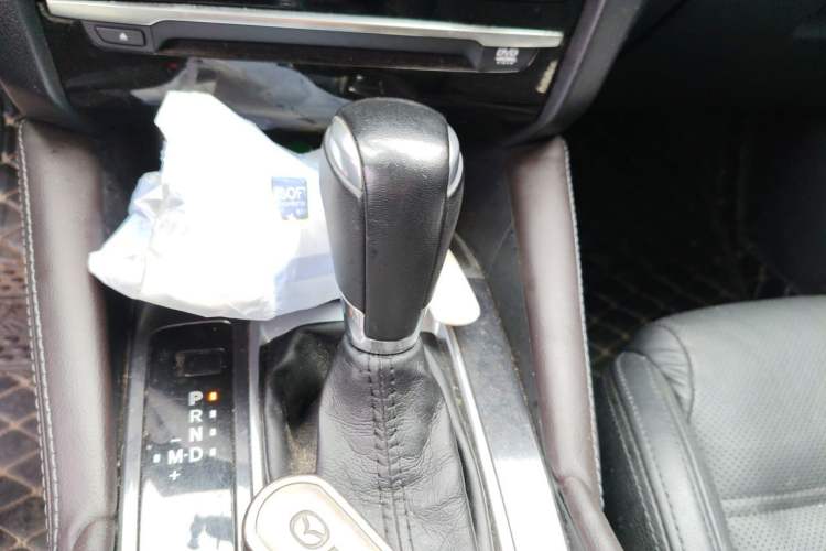 Used Mazda Atenza 2018 2.0L Blue Sky Luxury Edition China VI Standard Gear Lever