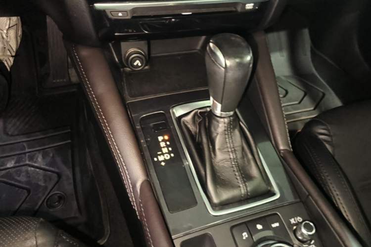 Used Mazda Atenza 2018 2.0L Blue Sky Luxury Edition China V Standard Gear Lever
