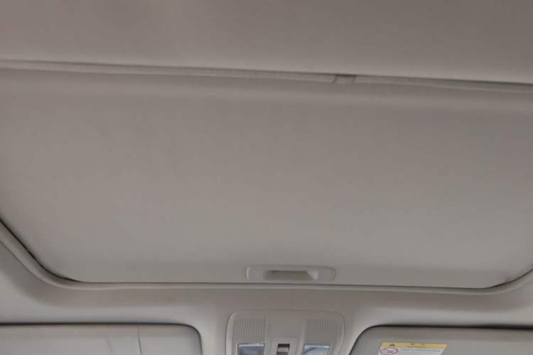 Used Mazda Atenza 2018 2.0L Blue Sky Luxury Edition China VI Standard Headliner
