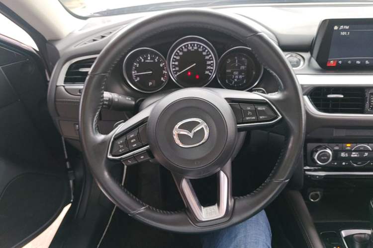 Used Mazda Atenza 2018 2.5L Blue Sky Sport Edition China VI compliant Steering Wheel