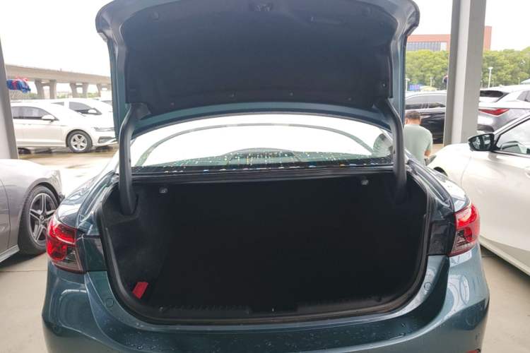 Used Mazda Atenza 2018 2.5L Blue Sky Sport Edition China VI compliant Trunk