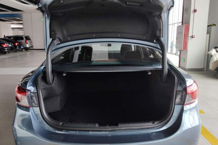 Used Mazda Atenza 2018 2.5L Blue Sky Sport Edition China VI compliant Trunk