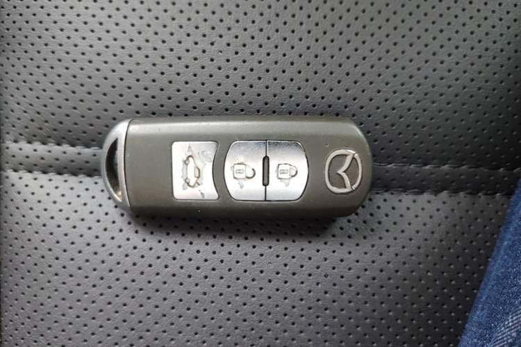 Used Mazda Atenza 2018 2.5L Blue Sky Sport Edition China VI compliant Vehicle Key