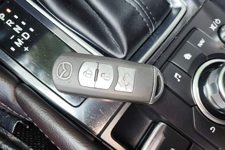 Used Mazda Atenza 2018 2.5L Blue Sky Sport Edition China VI compliant Vehicle Key