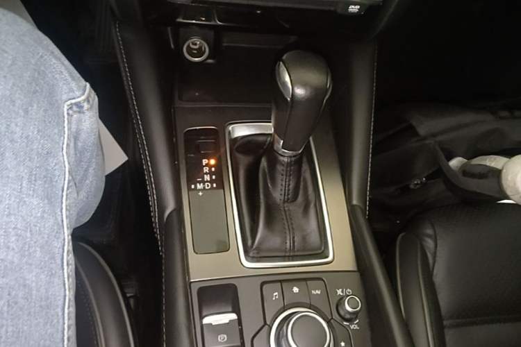 Used Mazda Atenza 2018 2.5L Blue Sky Prestige Edition China VI compliant Gear Lever