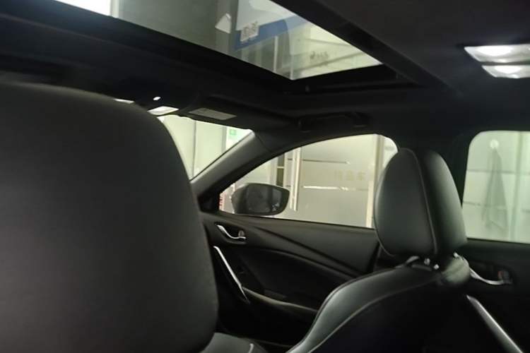 Used Mazda Atenza 2018 2.5L Blue Sky Prestige Edition China VI compliant Headliner