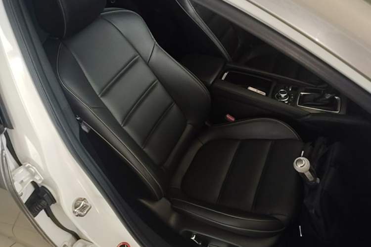 Used Mazda Atenza 2018 2.5L Blue Sky Prestige Edition China VI compliant Right Front Seat