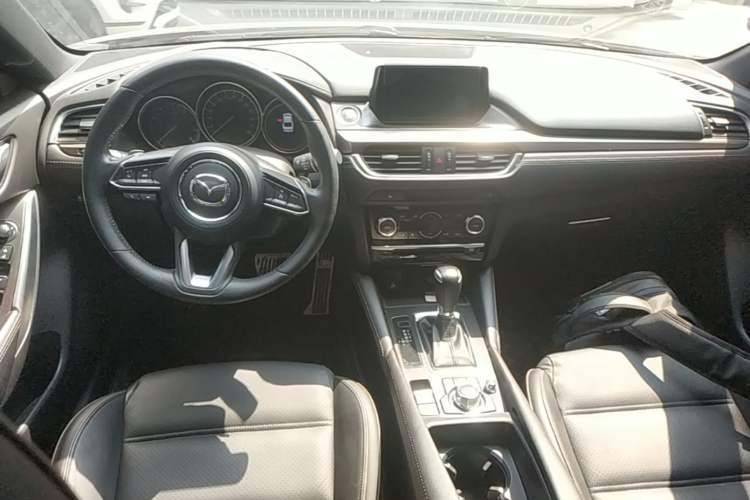 Used Mazda Atenza 2018 2.5L Blue Sky Prestige Edition China V Standard Center Console