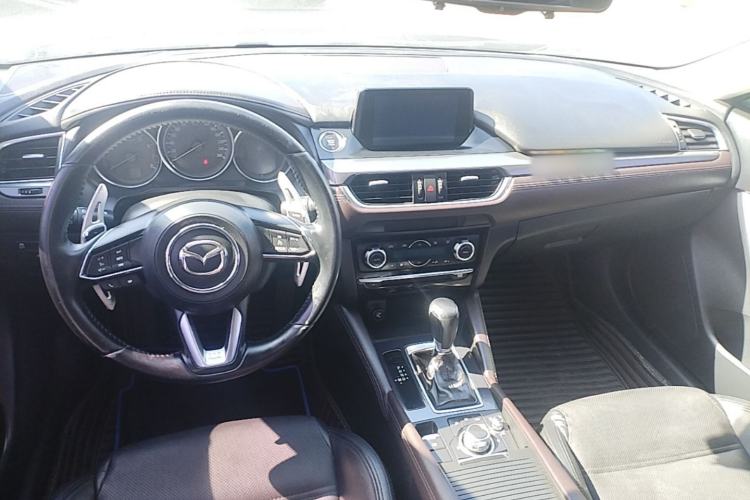 Used Mazda Atenza 2018 2.5L Blue Sky Sport Edition China VI compliant Center Console