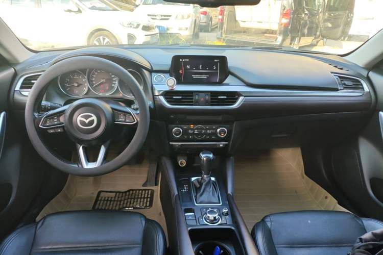 Used Mazda Atenza 2018 2.0L Blue Sky Luxury Edition China V Standard Center Console