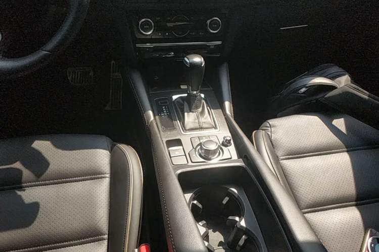 Used Mazda Atenza 2018 2.5L Blue Sky Prestige Edition China V Standard Gear Lever