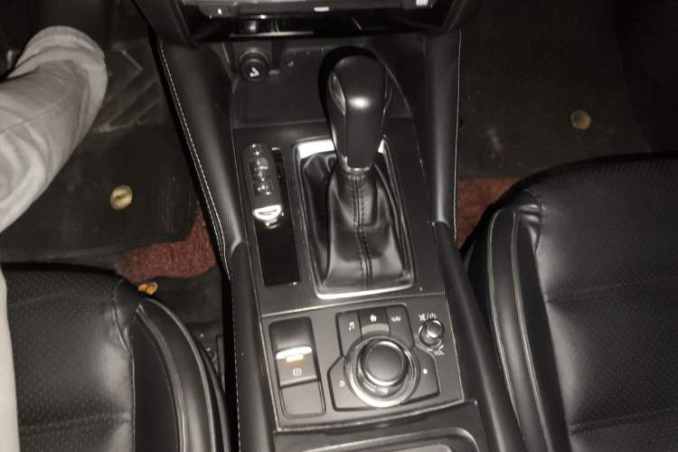 Used Mazda Atenza 2018 2.5L Blue Sky Prestige Edition China VI compliant Gear Lever