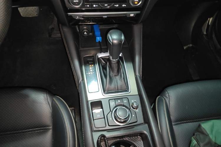 Used Mazda Atenza 2018 2.5L Blue Sky Prestige Edition China V Standard Gear Lever
