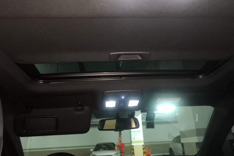 Used Mazda Atenza 2018 2.5L Blue Sky Prestige Edition China VI compliant Headliner
