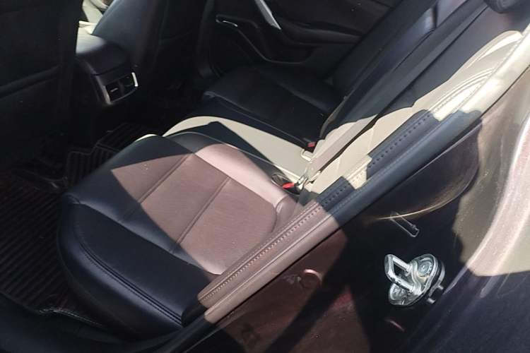 Used Mazda Atenza 2018 2.5L Blue Sky Sport Edition China VI compliant Left Rear Seat