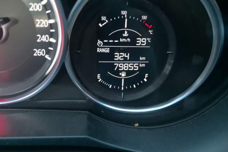 Used Mazda Atenza 2018 2.5L Skyactiv Sport Version China V Standard Odometer Close Up