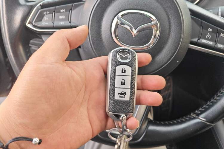 Used Mazda Atenza 2018 2.0L Blue Sky Luxury Edition China V Standard Vehicle Key