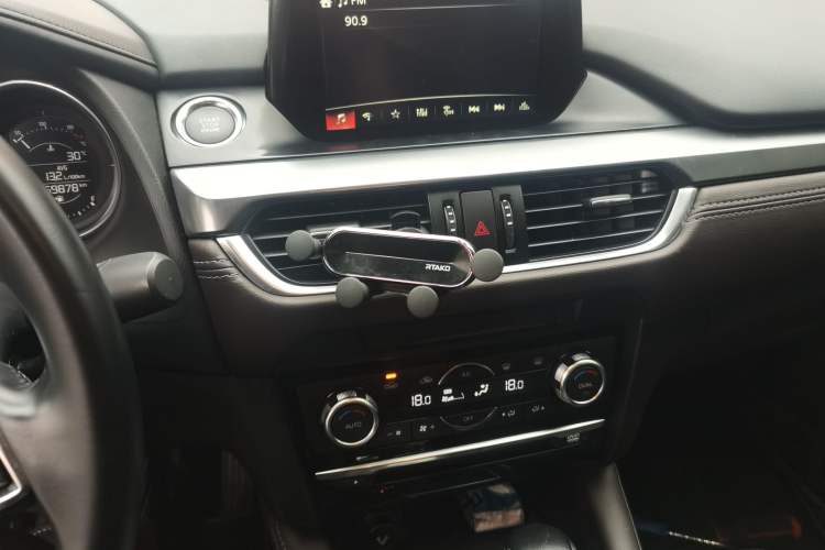 Used Mazda Atenza 2018 2.0L Blue Sky Luxury Edition China V Standard Audio And AC Panel