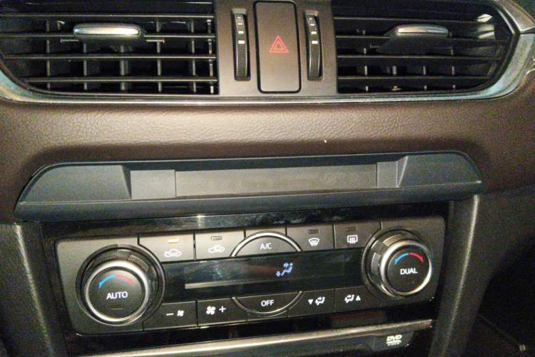 Used Mazda Atenza 2018 2.0L Blue Sky Luxury Edition China V Standard Audio And AC Panel