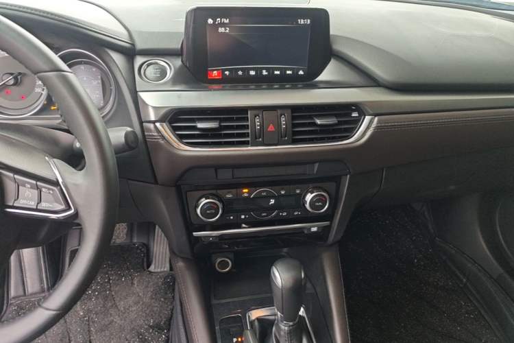 Used Mazda Atenza 2018 2.0L Blue Sky Luxury Edition China VI Standard Audio And AC Panel