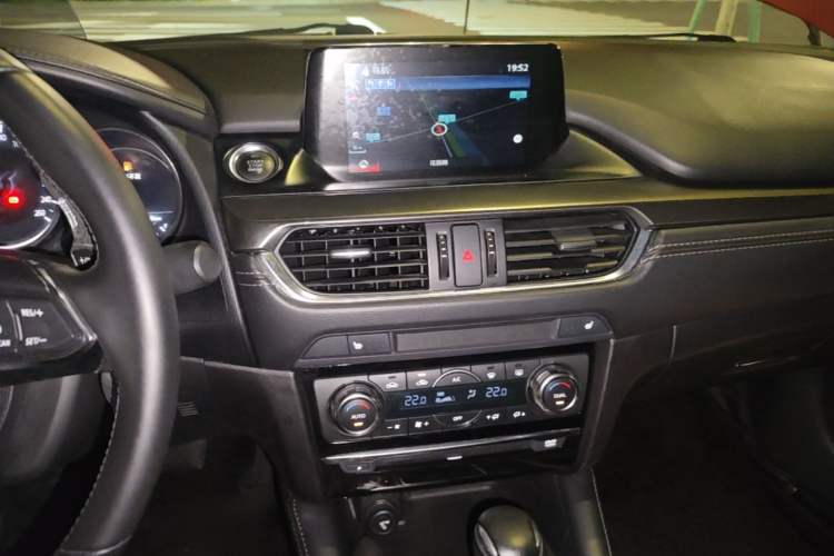 Used Mazda Atenza 2018 2.5L Blue Sky Prestige Edition China VI compliant Audio And AC Panel