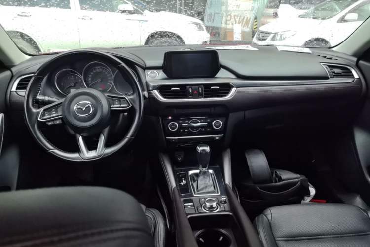 Used Mazda Atenza 2018 2.5L Blue Sky Sport Edition China VI compliant Center Console
