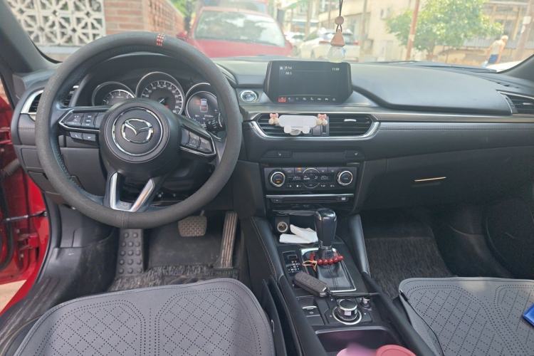 Used Mazda Atenza 2018 2.5L Blue Sky Prestige Edition China VI compliant Center Console