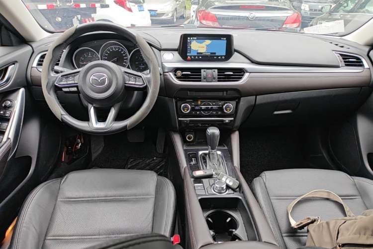 Used Mazda Atenza 2018 2.5L Blue Sky Sport Edition China VI compliant Center Console