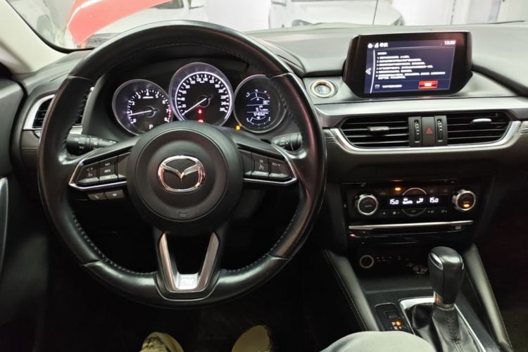 Used Mazda Atenza 2018 2.0L Blue Sky Luxury Edition China V Standard Center Console