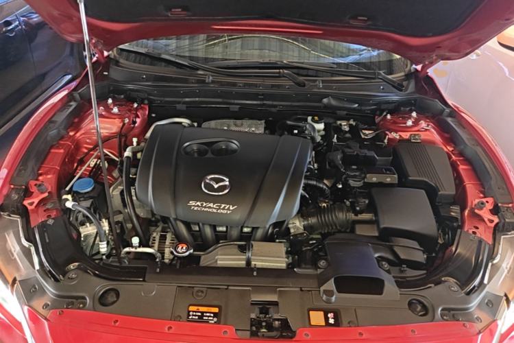 Used Mazda Atenza 2018 2.0L Blue Sky Luxury Edition China VI Standard Engine Bay