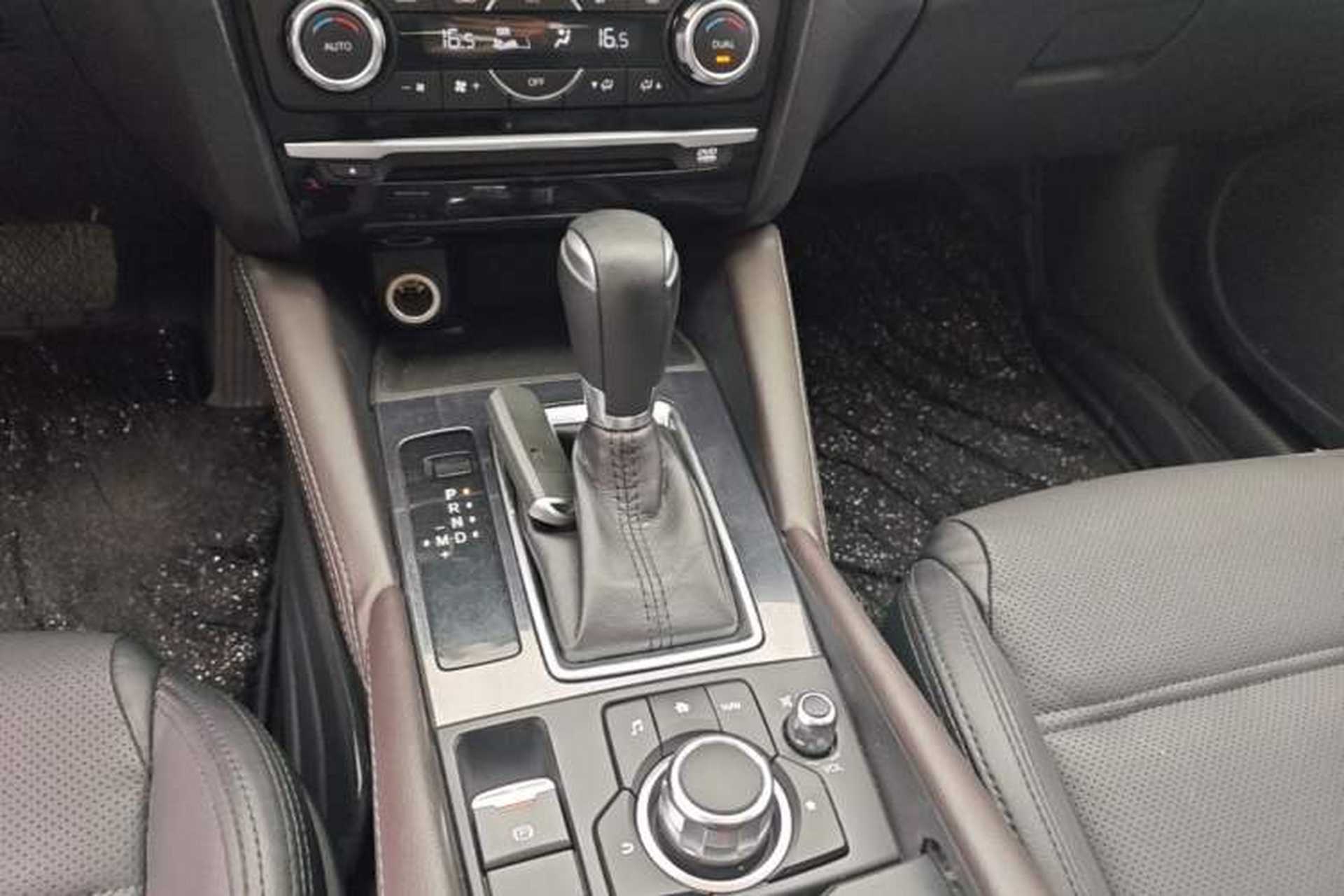Used Mazda Atenza 2018 2.0L Blue Sky Luxury Edition China VI Standard Gear Lever