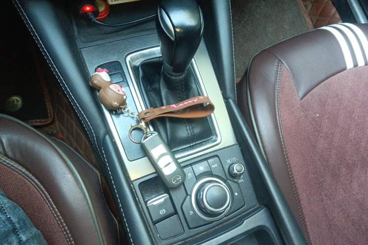 Used Mazda Atenza 2018 2.5L Sky Blue Prestige Tech Limited Edition Gear Lever
