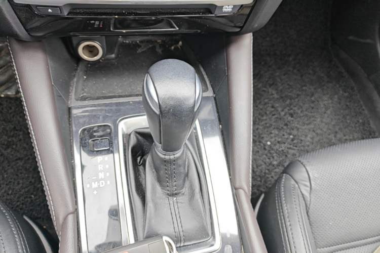 Used Mazda Atenza 2018 2.5L Blue Sky Sport Edition China VI compliant Gear Lever