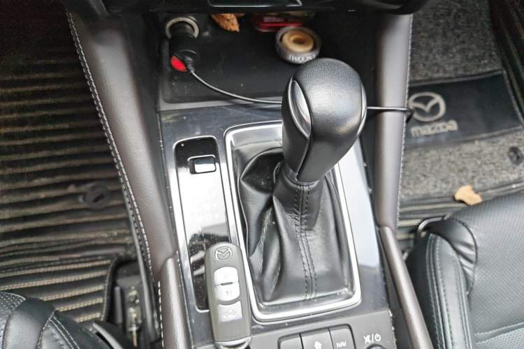 Used Mazda Atenza 2018 2.5L Blue Sky Sport Edition China VI compliant Gear Lever