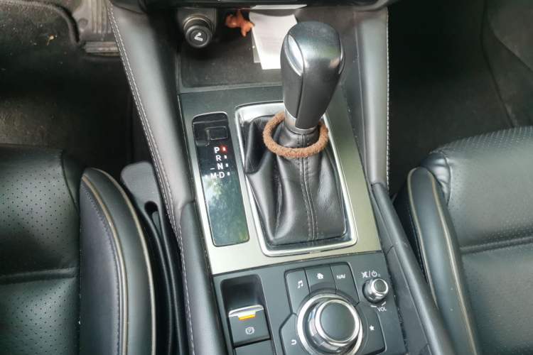 Used Mazda Atenza 2018 2.5L Blue Sky Prestige Edition China V Standard Gear Lever