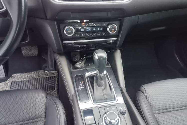 Used Mazda Atenza 2018 2.0L Blue Sky Luxury Edition China V Standard Gear Lever