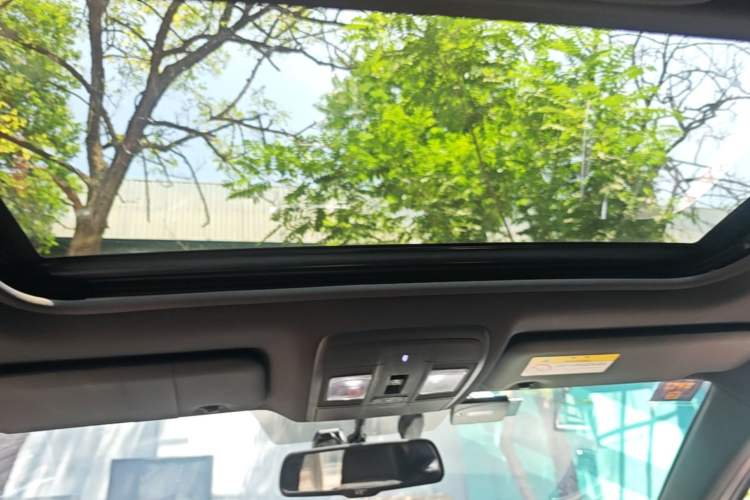 Used Mazda Atenza 2018 2.5L Blue Sky Prestige Edition China VI compliant Headliner