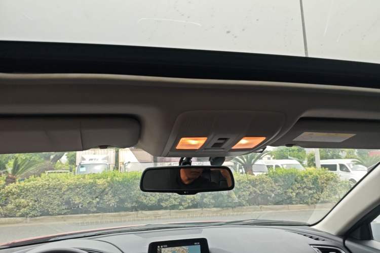 Used Mazda Atenza 2018 2.0L Blue Sky Luxury Edition China VI Standard Headliner