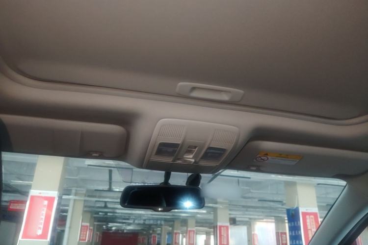 Used Mazda Atenza 2018 2.0L Blue Sky Luxury Edition China VI Standard Headliner